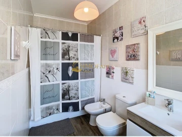 Moradia T4 para Venda em Arões (Santa Cristina)