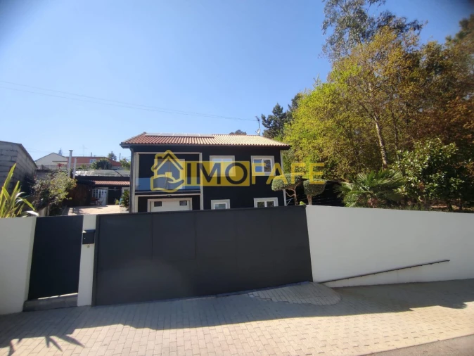 Moradia T4 para Venda em Arões (Santa Cristina) Foto 2