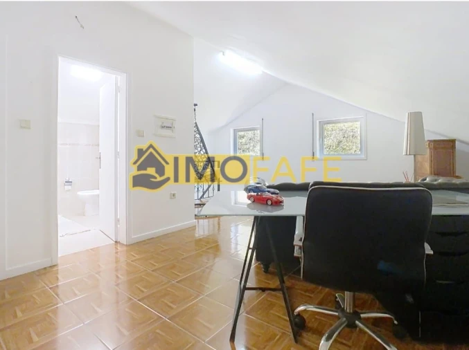 Moradia T4 para Venda em Arões (Santa Cristina) Foto 25