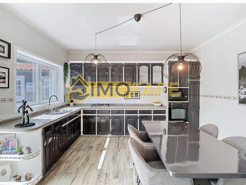 Moradia T4 para Venda em Arões (Santa Cristina) Foto 12