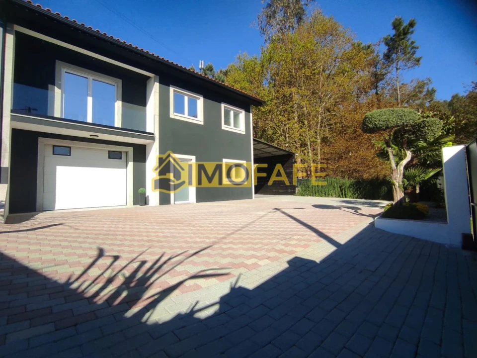 Moradia T4 para Venda em Arões (Santa Cristina) Foto 3