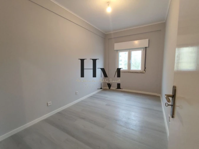 Apartamento T2 para Venda em Benfica Foto 6