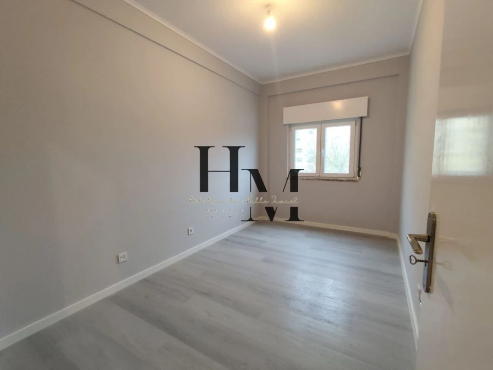 Apartamento T2 para Venda em Benfica Foto 6