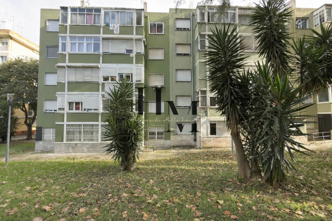 Apartamento T2 para Venda em Benfica Foto 17