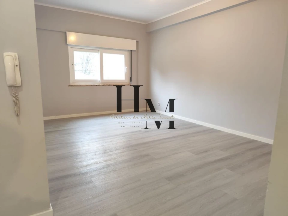 Apartamento T2 para Venda em Benfica Foto 3