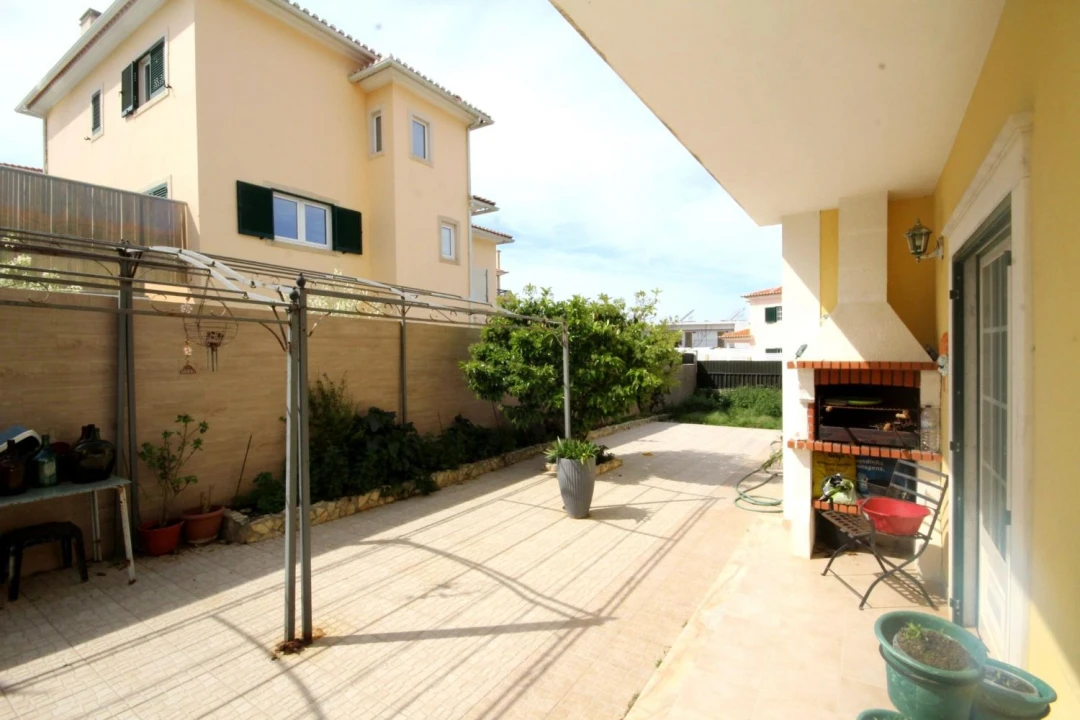 Moradia T4 para Venda em Ericeira Foto 3