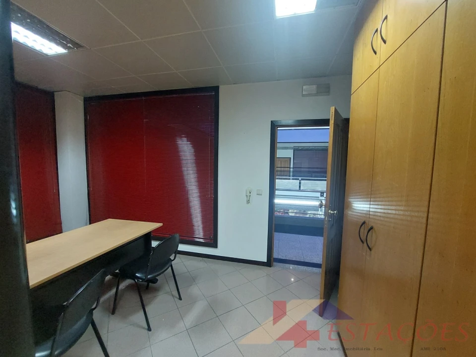Escritório para Arrendamento em Pombal Foto 13