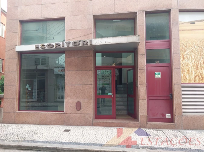Escritório para Arrendamento em Pombal Foto 3