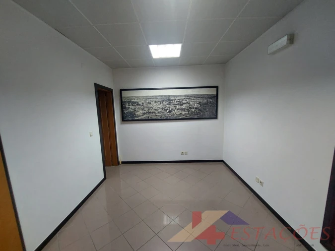 Escritório para Arrendamento em Pombal Foto 10