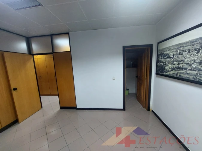 Escritório para Arrendamento em Pombal Foto 12