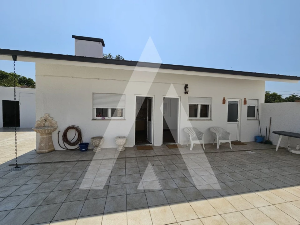 Moradia T4 para Arrendamento em Requeixo, Nossa Senhora de Fátima e Nariz Foto 12