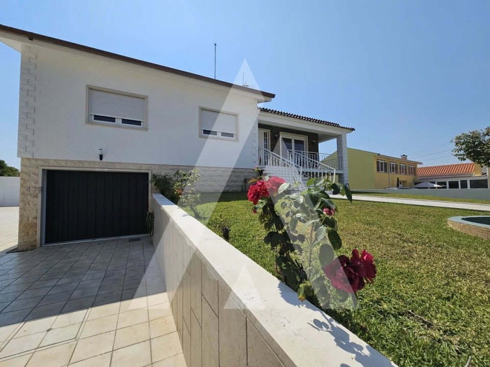 Moradia T4 para Arrendamento em Requeixo, Nossa Senhora de Fátima e Nariz Foto 1