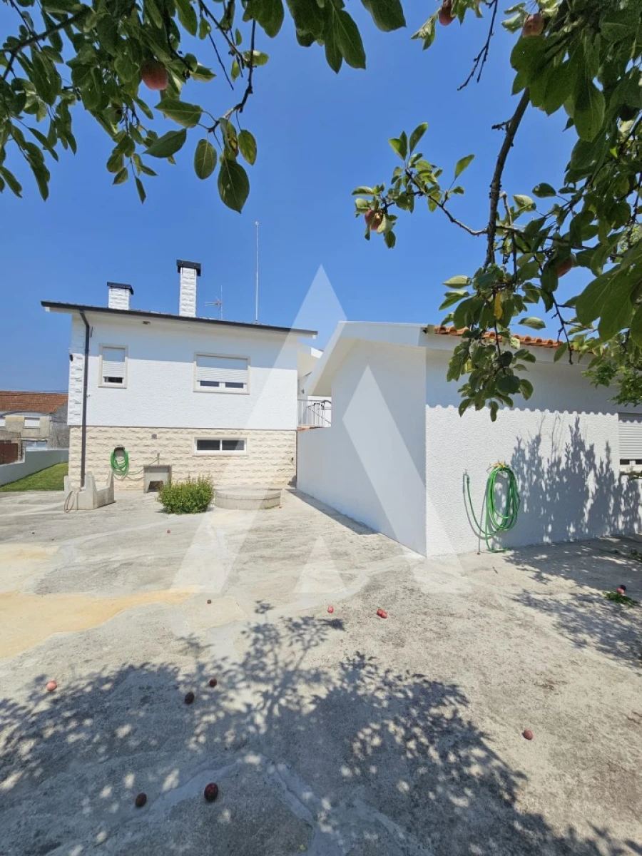 Moradia T4 para Arrendamento em Requeixo, Nossa Senhora de Fátima e Nariz Foto 15