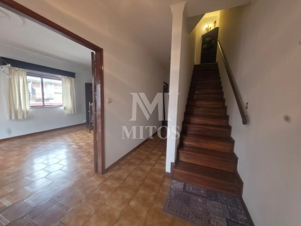 Moradia T4 para Venda em Darque Foto 14