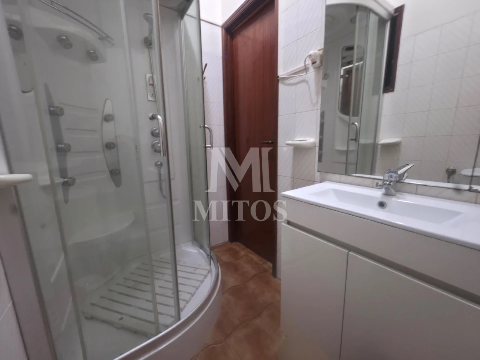 Moradia T4 para Venda em Darque Foto 13