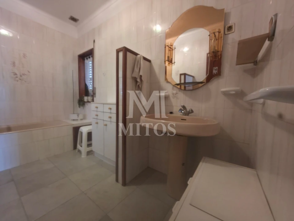 Moradia T4 para Venda em Darque Foto 20