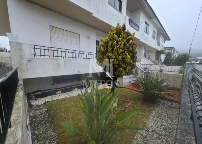 Moradia T4 para Venda em Darque Foto 2