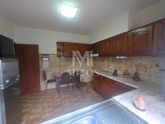 Moradia T4 para Venda em Darque Foto 5