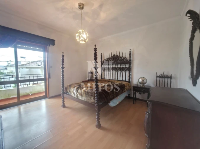 Moradia T4 para Venda em Darque Foto 16