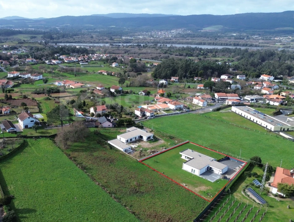 Moradia T3 para Venda em Reboreda e Nogueira Foto 35