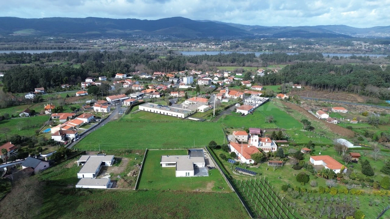 Moradia T3 para Venda em Reboreda e Nogueira Foto 36