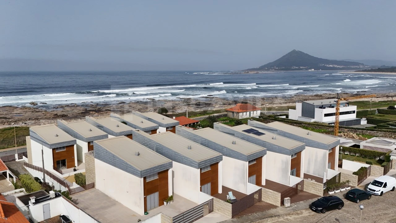 Moradia T4 para Venda em Moledo e Cristelo Foto 2