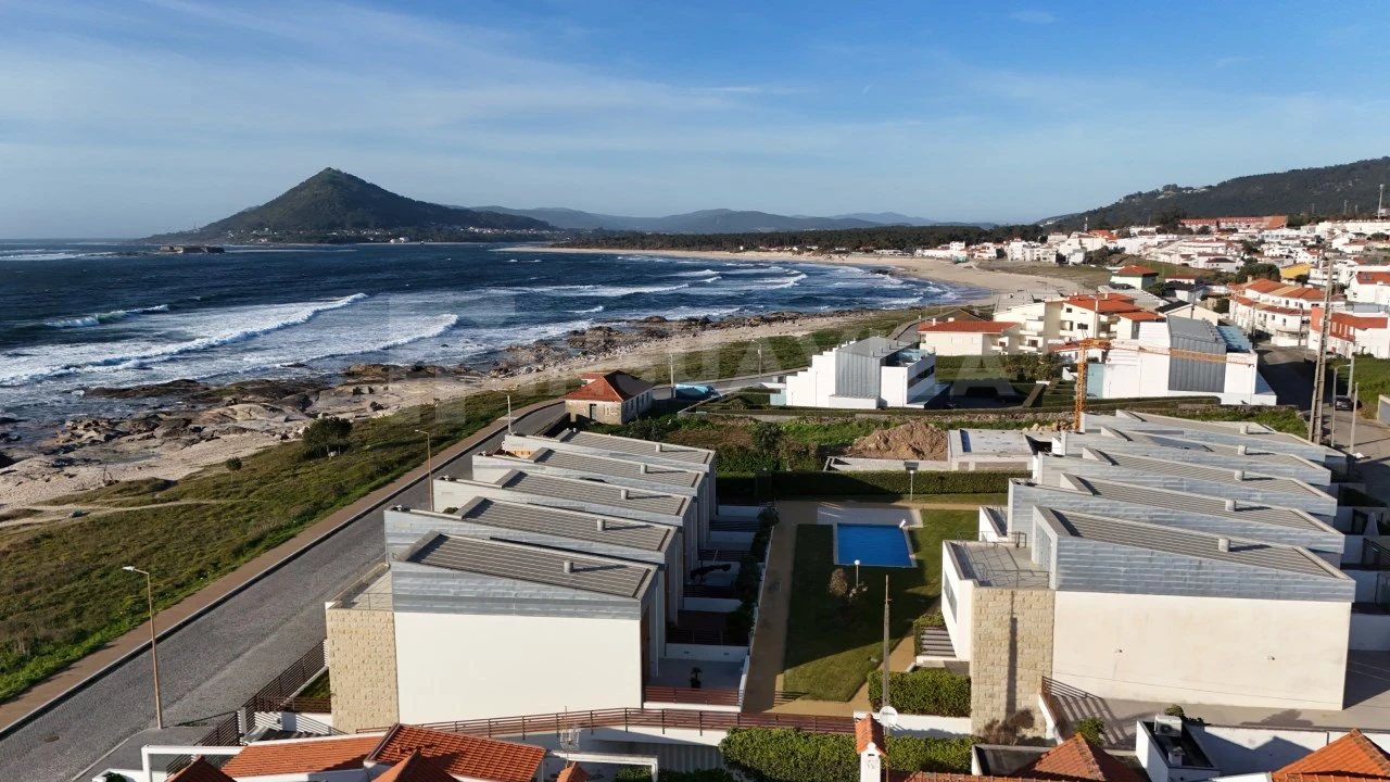 Moradia T4 para Venda em Moledo e Cristelo Foto 4