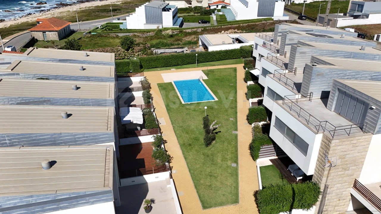 Moradia T4 para Venda em Moledo e Cristelo Foto 35