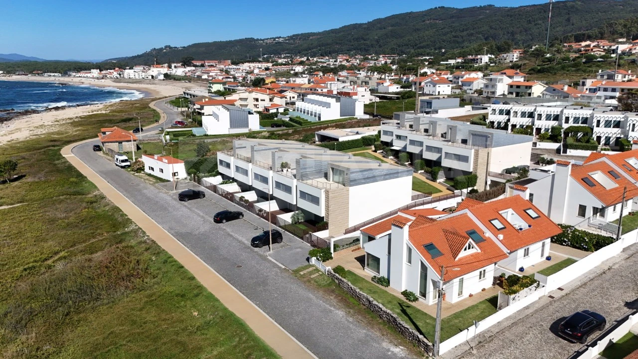 Moradia T4 para Venda em Moledo e Cristelo Foto 37