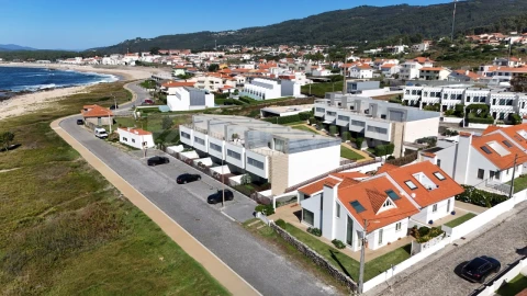 Moradia T4 para Venda em Moledo e Cristelo
