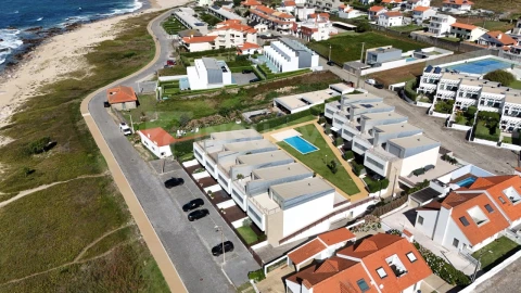 Moradia T4 para Venda em Moledo e Cristelo