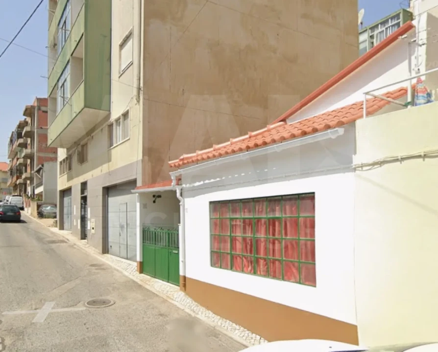 Moradia T4 para Venda em Santa Iria de Azoia, São João da Talha e Bobadela Foto 2