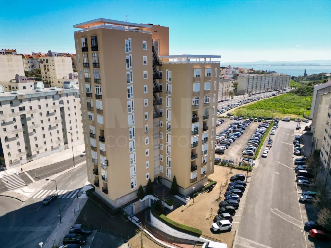 Apartamento T2 para Venda em Penha de França Foto 2