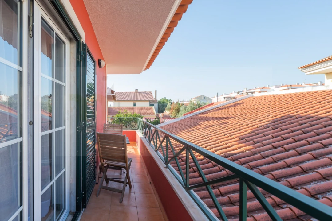 Moradia T4 para Venda em Pontinha e Famões Foto 23