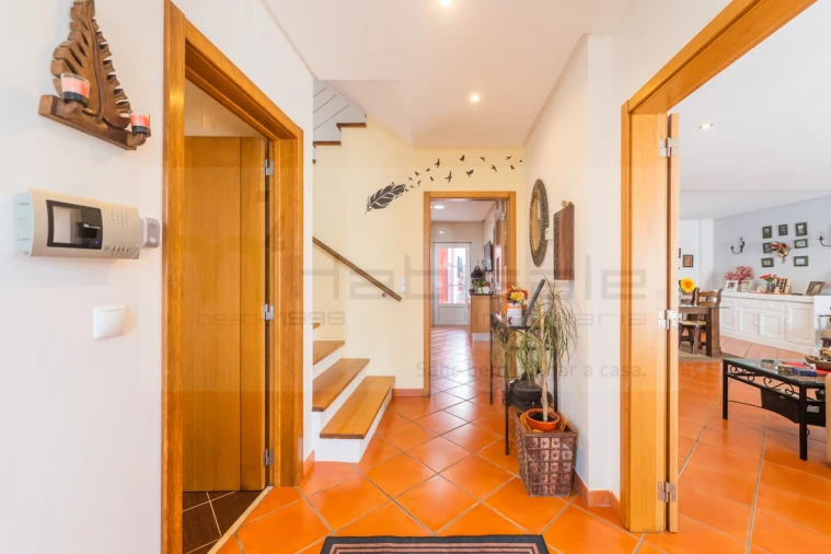 Moradia T4 para Venda em Pontinha e Famões Foto 4