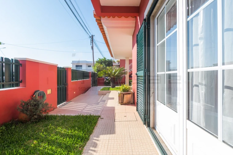 Moradia T4 para Venda em Ramada e Caneças Foto 5