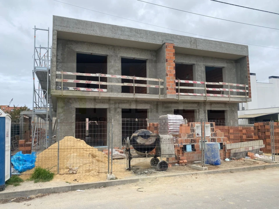 Moradia T4 para Venda em Fernao Ferro Foto 4