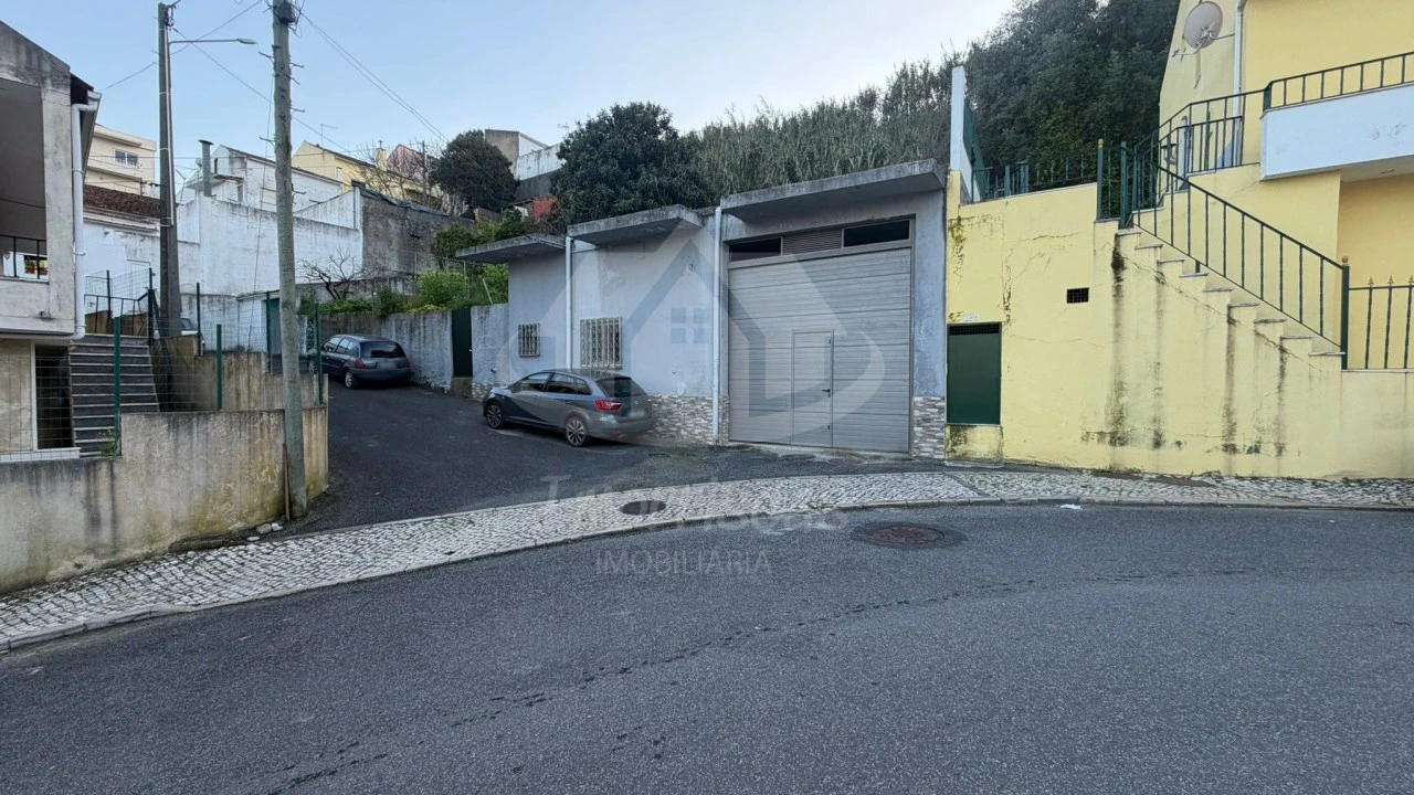 Armazém para Venda em Camarate, Unhos e Apelação Foto 3