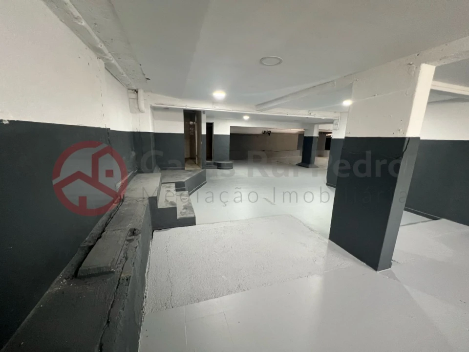 Garagem para Venda em Almada, Cova da Piedade, Pragal e Cacilhas Foto 6