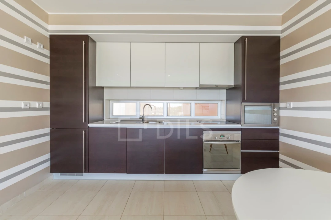 Apartamento T1 para Venda em Quarteira Foto 7