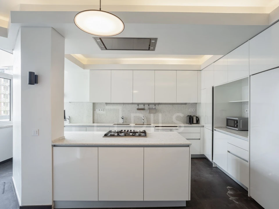 Apartamento T4 para Arrendamento em Avenidas Novas Foto 4