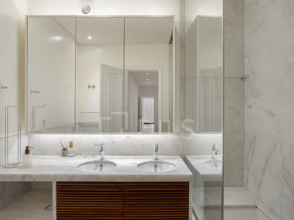 Apartamento T4 para Arrendamento em Avenidas Novas Foto 8