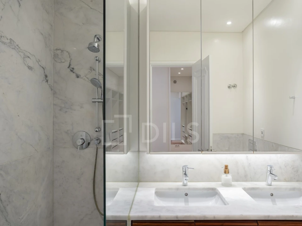 Apartamento T4 para Arrendamento em Avenidas Novas Foto 18