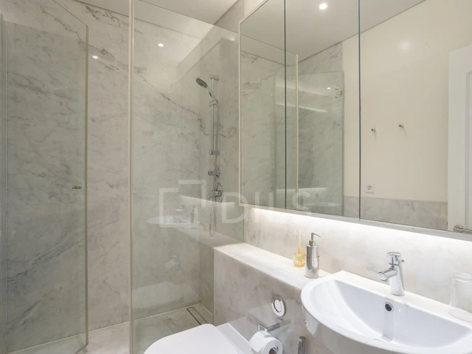 Apartamento T4 para Arrendamento em Avenidas Novas Foto 11