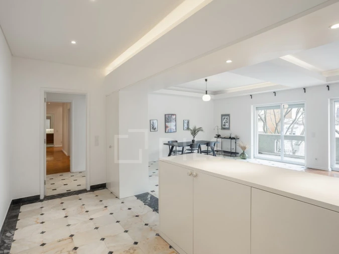 Apartamento T4 para Arrendamento em Avenidas Novas Foto 2