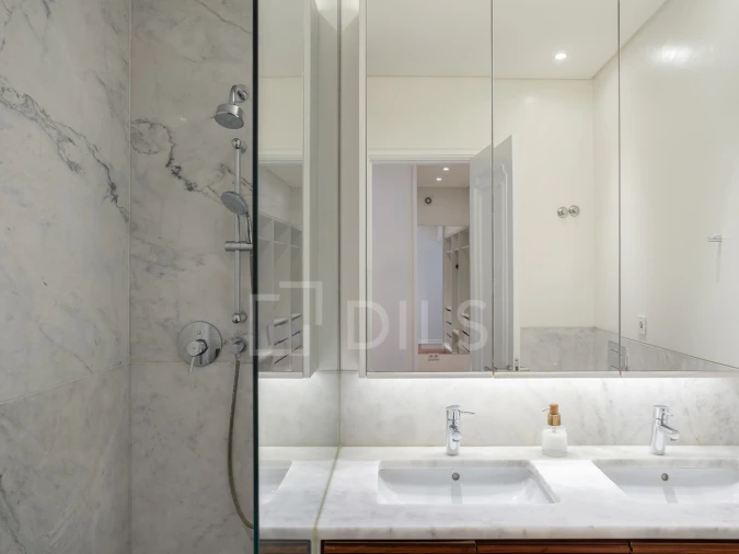 Apartamento T4 para Arrendamento em Avenidas Novas Foto 18