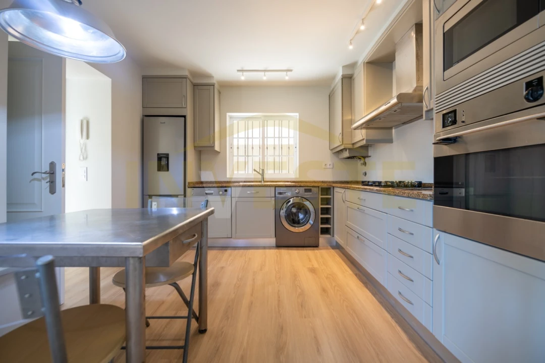 Moradia T3 para Venda em Alcabideche Foto 10