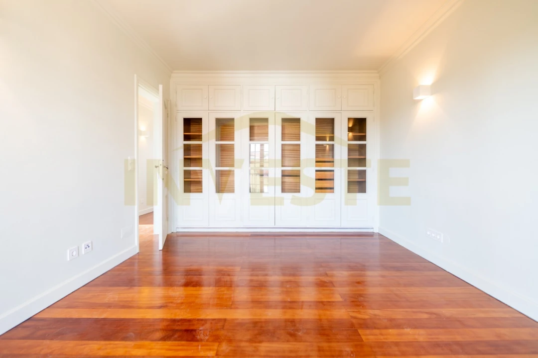 Moradia T3 para Venda em Alcabideche Foto 24