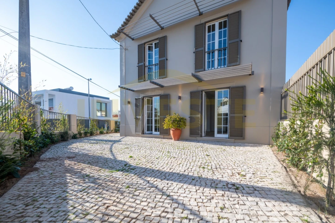 Moradia T3 para Venda em Alcabideche Foto 1