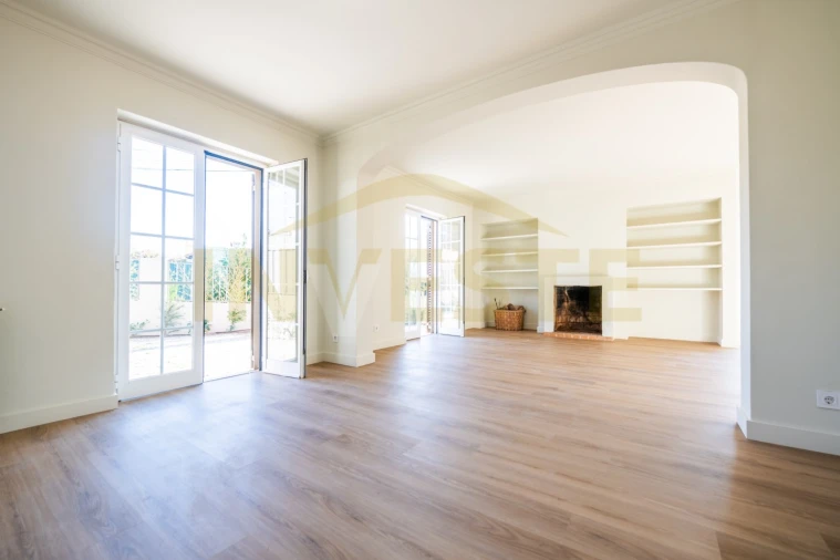 Moradia T3 para Venda em Alcabideche Foto 3